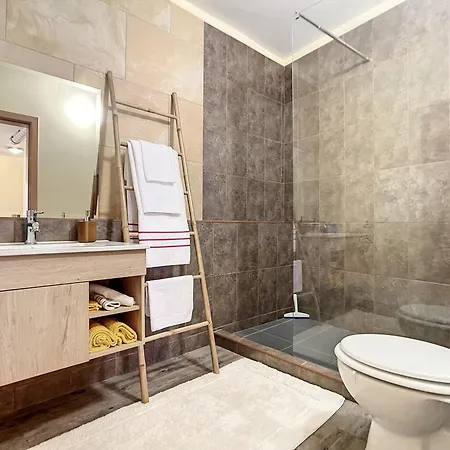 Avo Maria House By Ah *